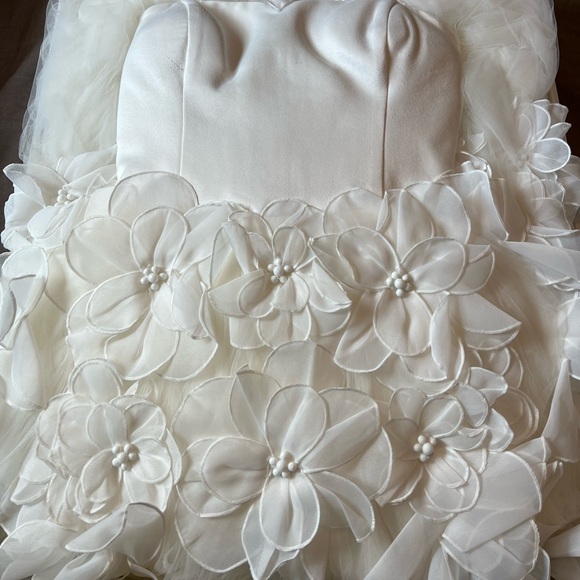 FLOWERBOMB GOWN | Viktor & Rolf wedding dress- size 2- 4 - Picture 9 of 10